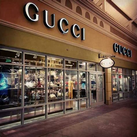 gucci outlet mall near me.